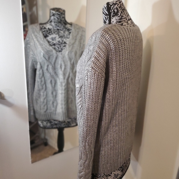 Mango large cable knitt  frosted v neck sweater mettalic - Picture 5 of 7